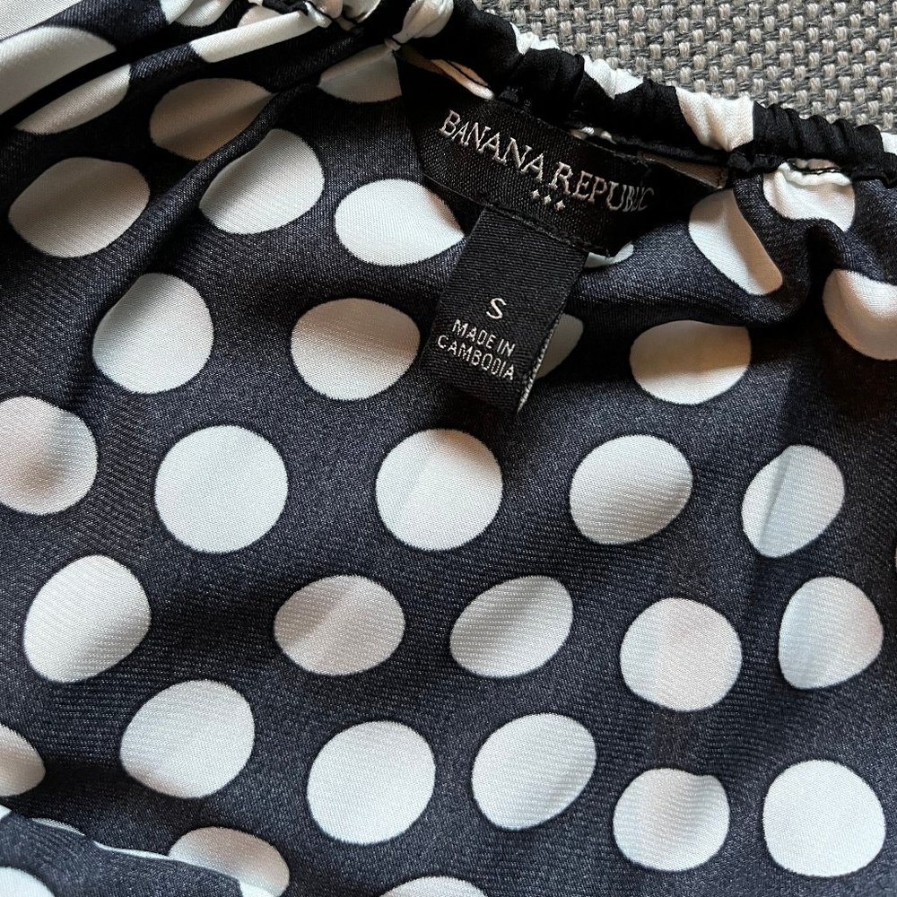 Banana Republic black and white polka a dot camisole - Picture 3 of 4
